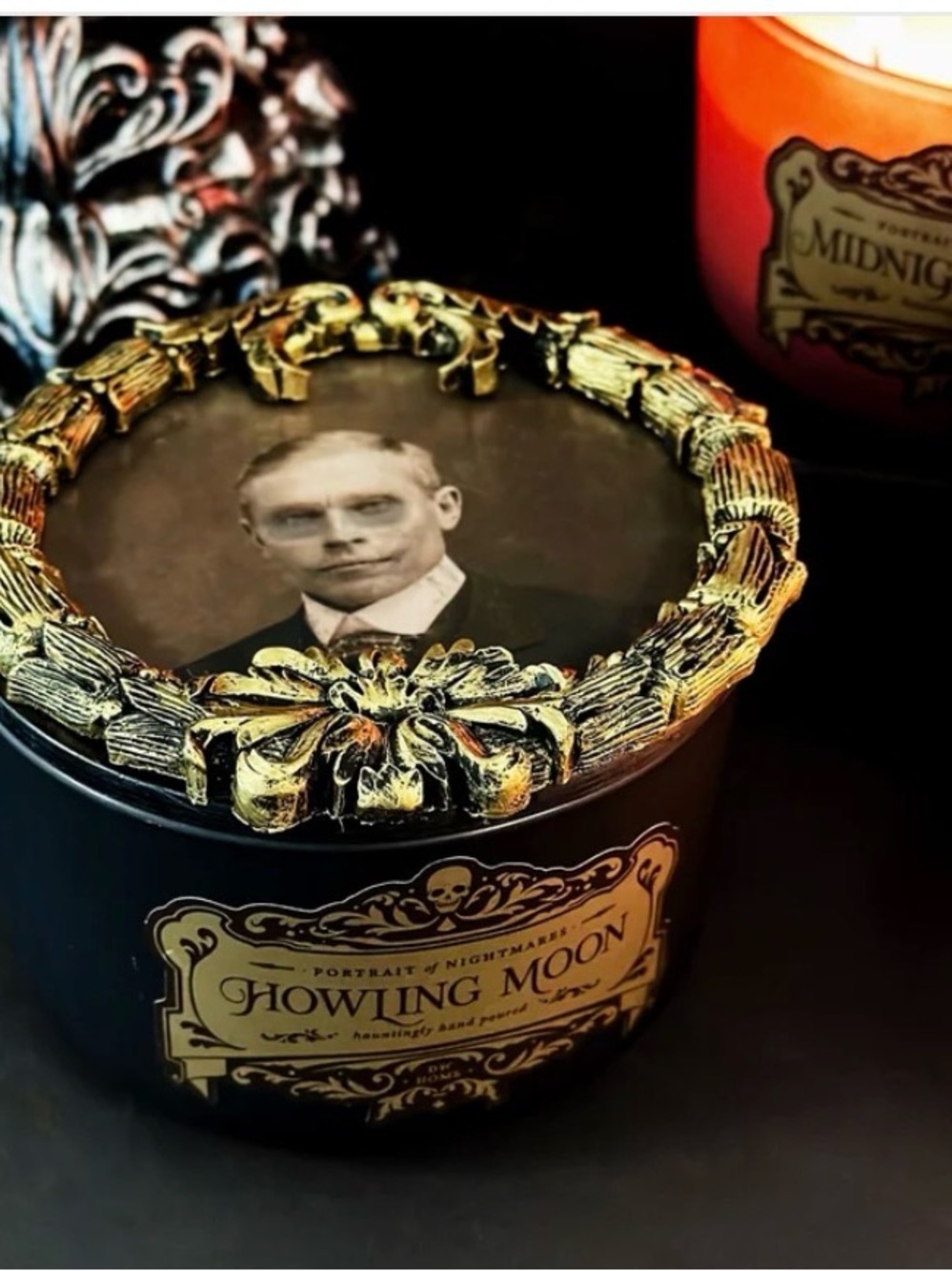 DW HOME “HOWLING MOON” Lenticular Decorative Black & Gold Candle